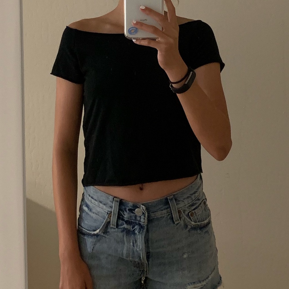 Brandy Melville off the shoulder t